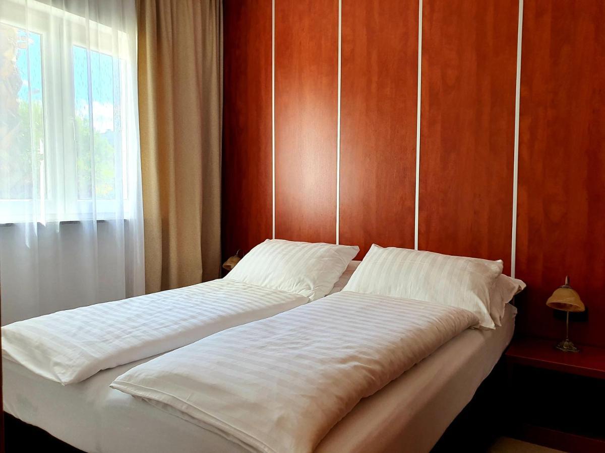 Boutique Hotel Bora & Villas Garamm Pakostane Bagian luar foto